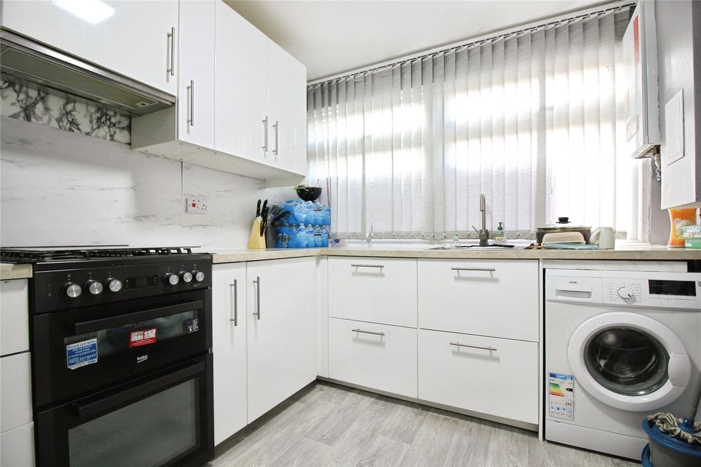 Property photo 3 of 10 Picture No. 01