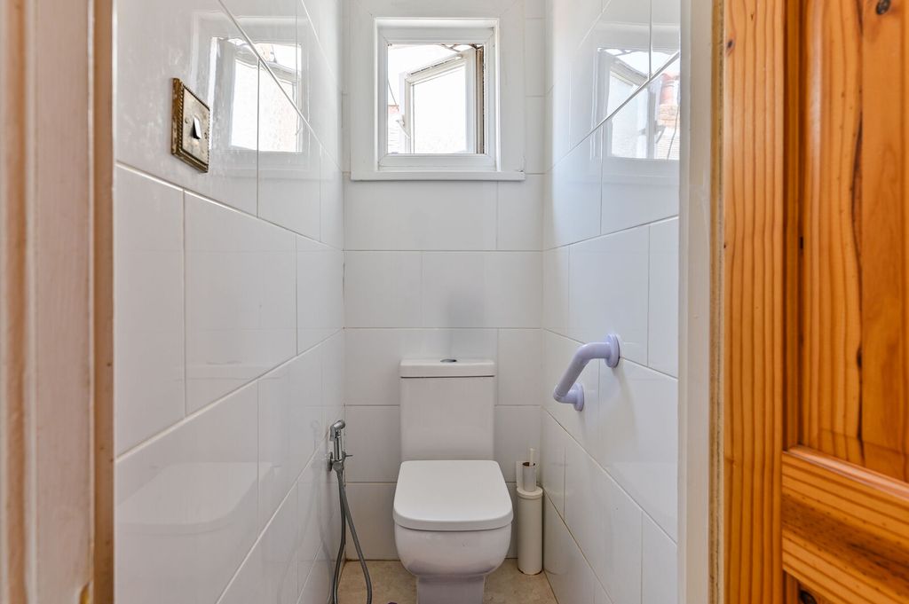 Property photo 3 of 21