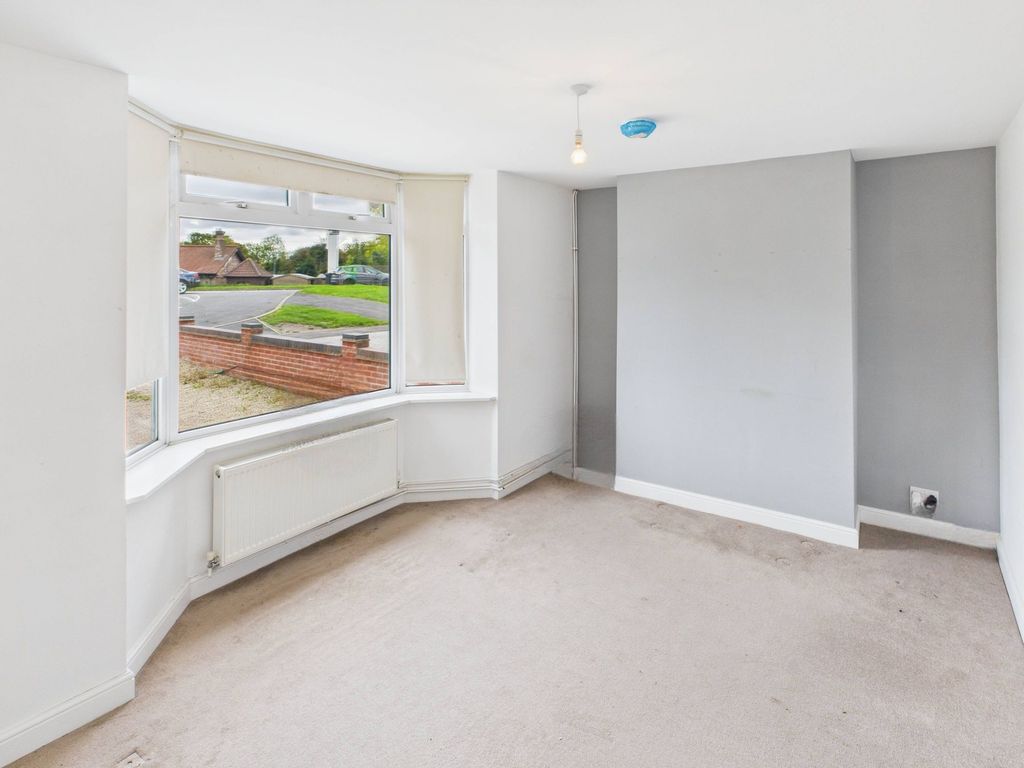 Property photo 3 of 28