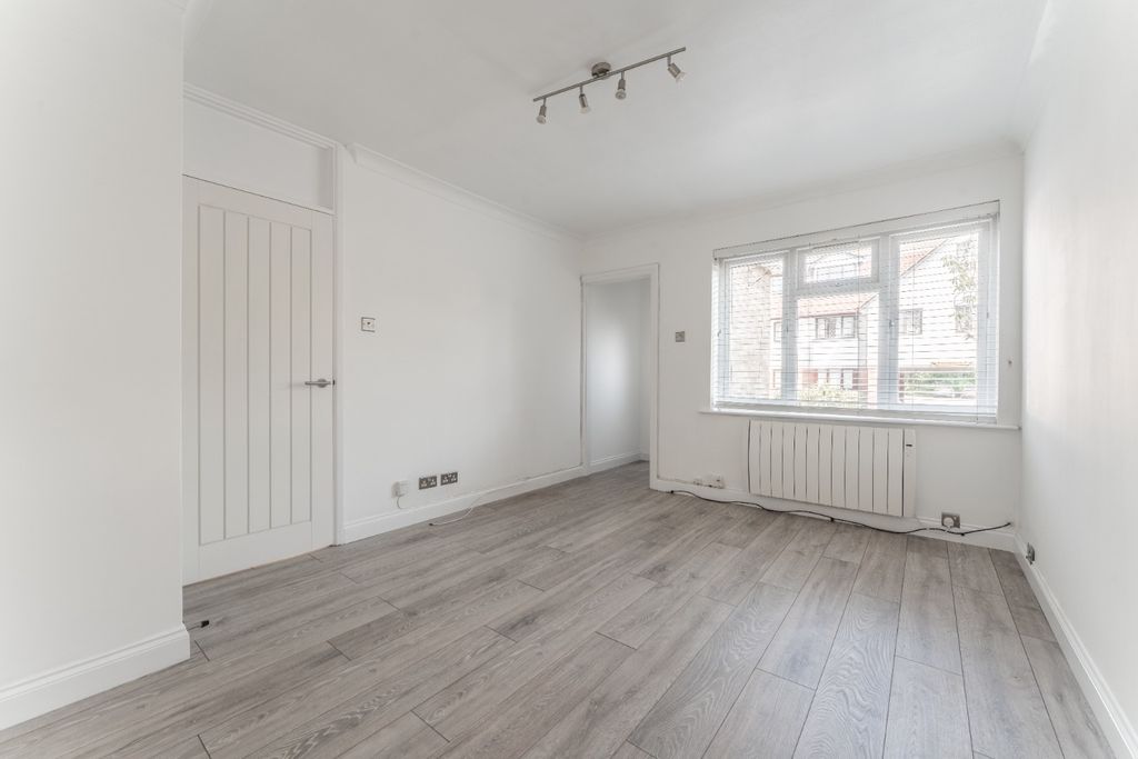 Property photo 3 of 11 5328003