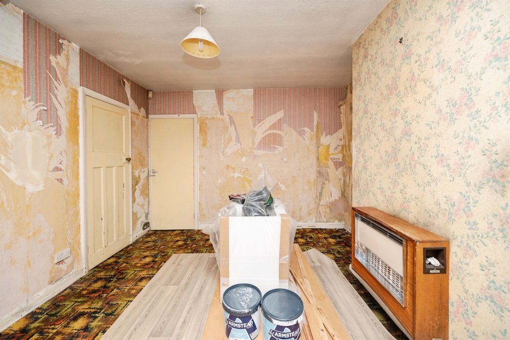 Property photo 3 of 18