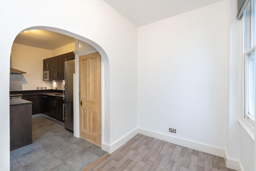 Property photo 3 of 14 Image