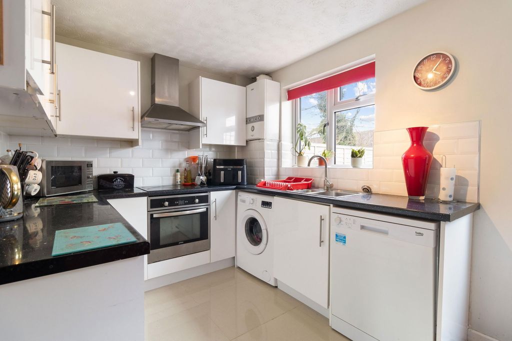 Property photo 3 of 11