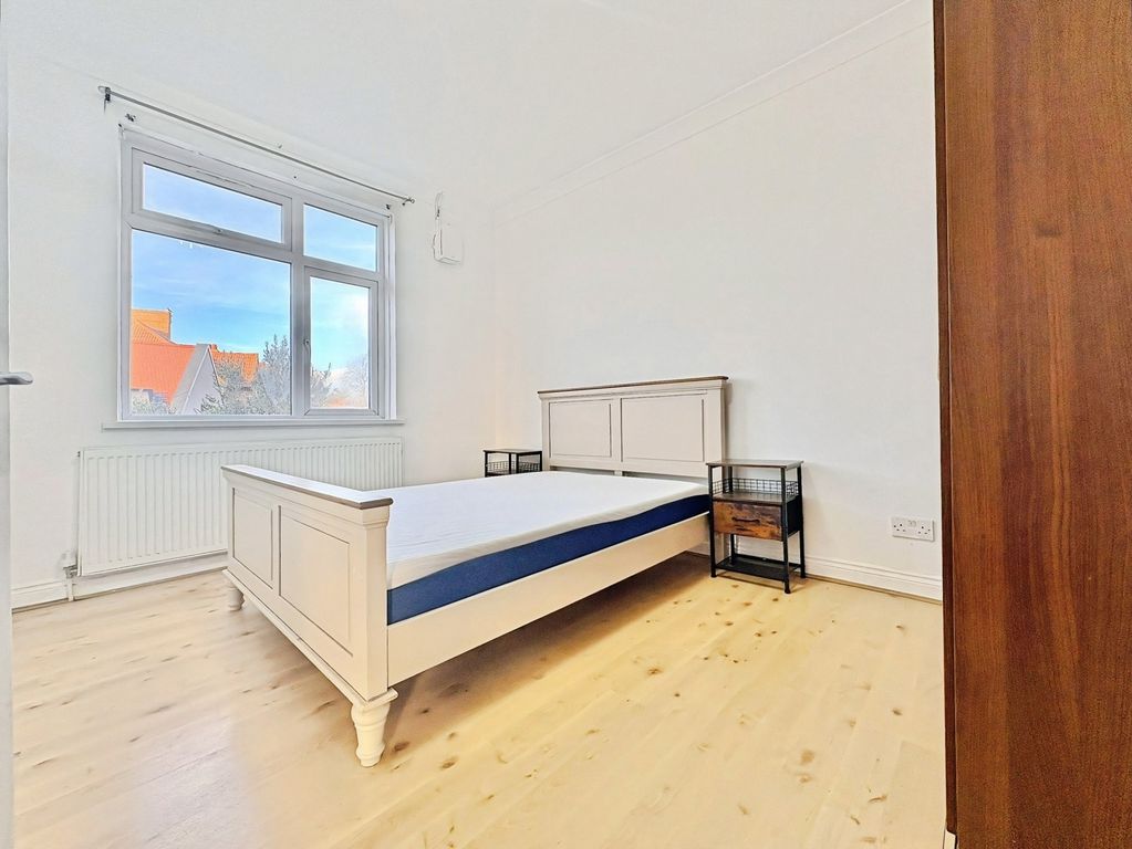 Property photo 3 of 5 Bedroom