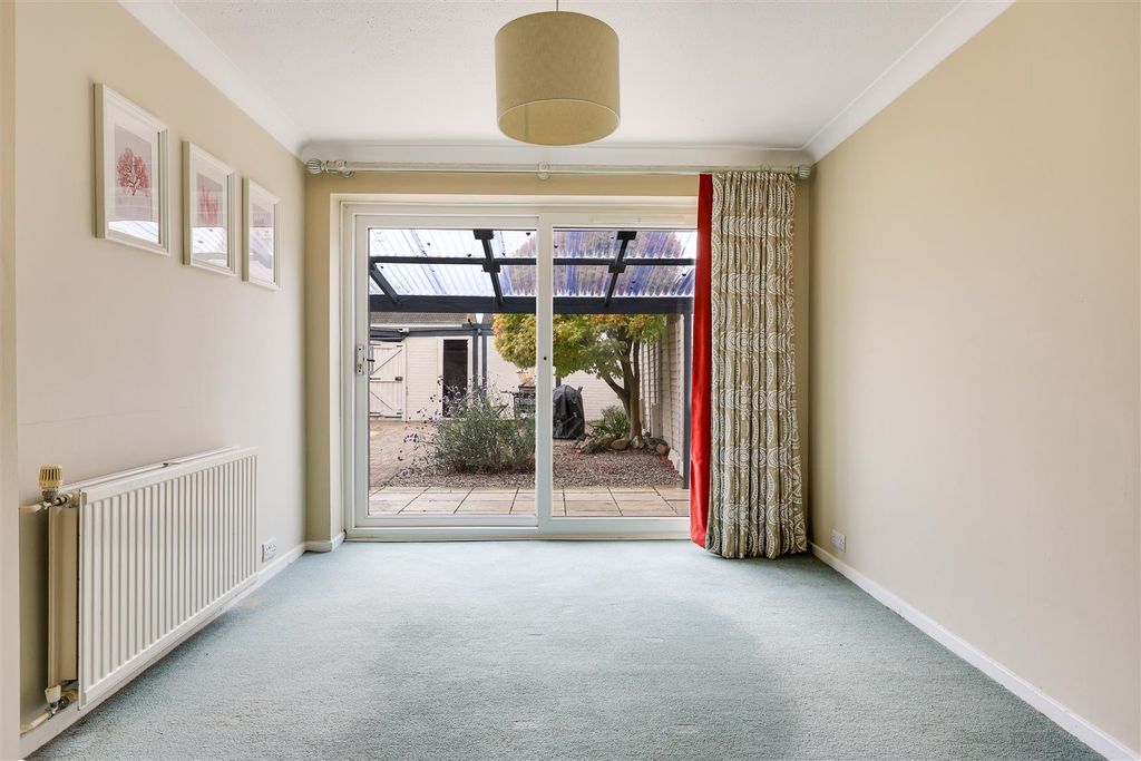 Property photo 3 of 19 Dining Area