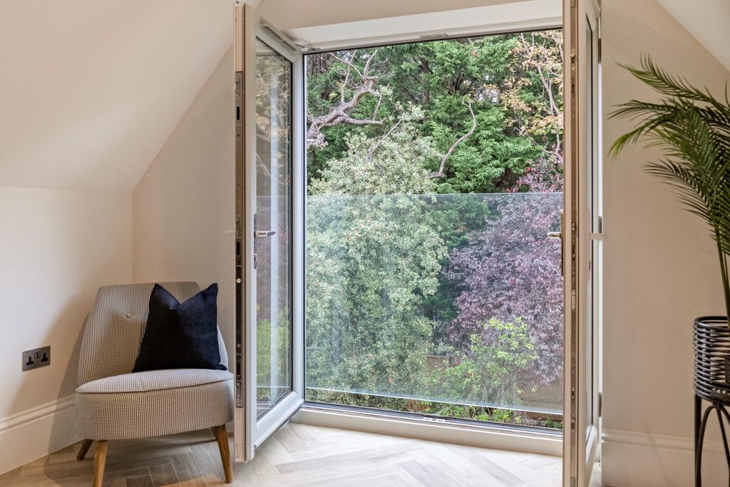 Property photo 3 of 16 Image