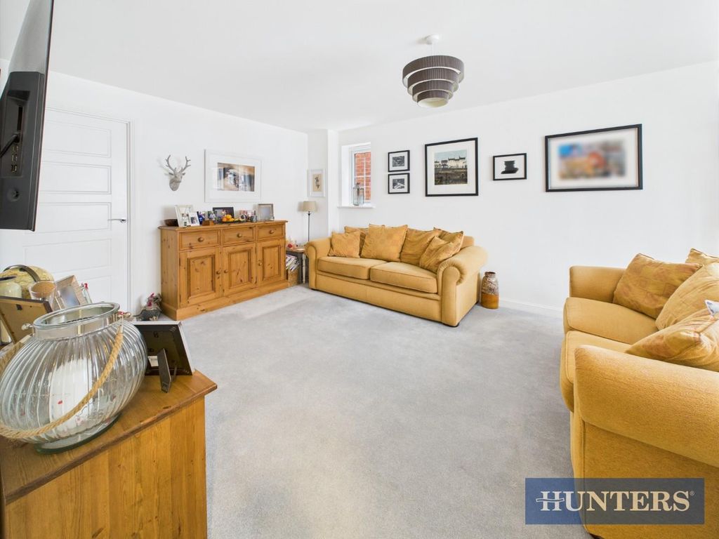 Property photo 2 of 17 Cam01450G0-Pr0226-Still009.Jpg