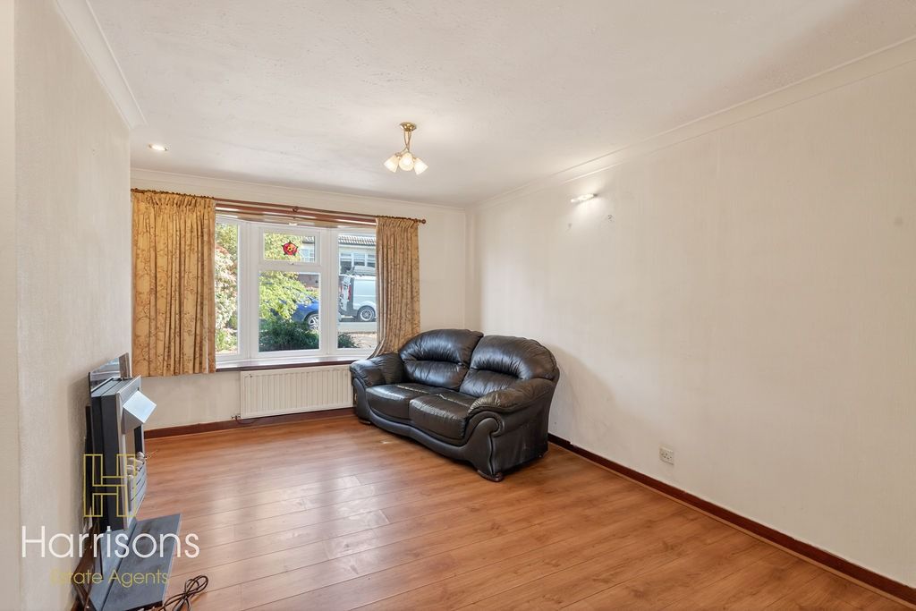 Property photo 3 of 26 4892686
