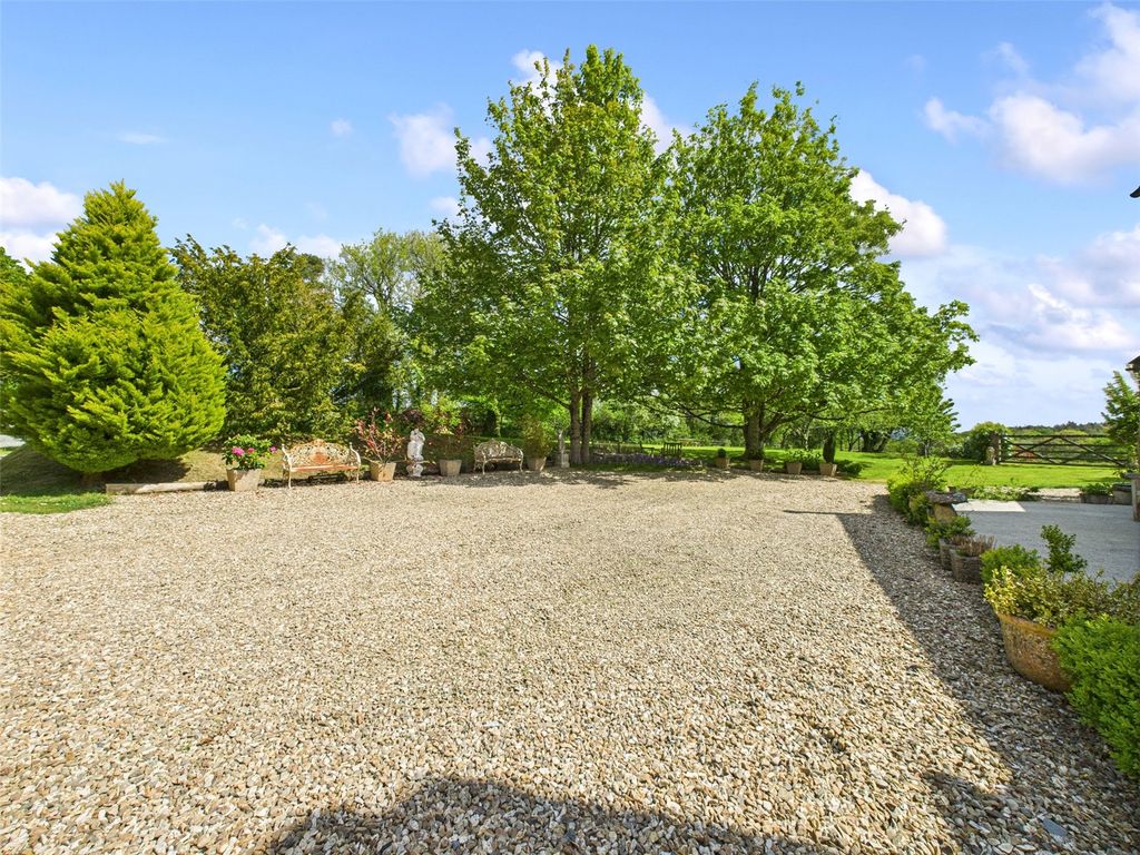 Property photo 2 of 48 Picture No. 01