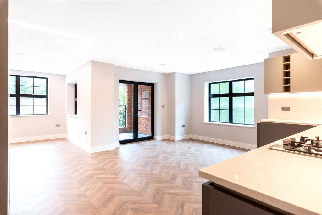 Property photo 2 of 12 Picture No. 23