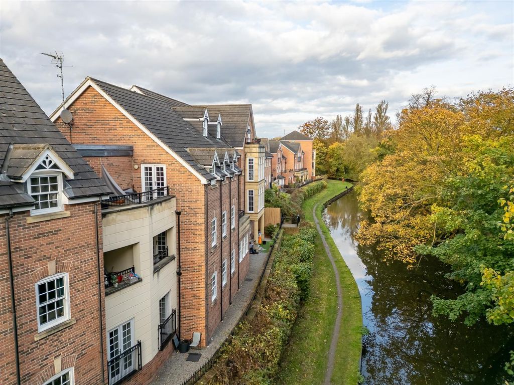 Property photo 2 of 15 External