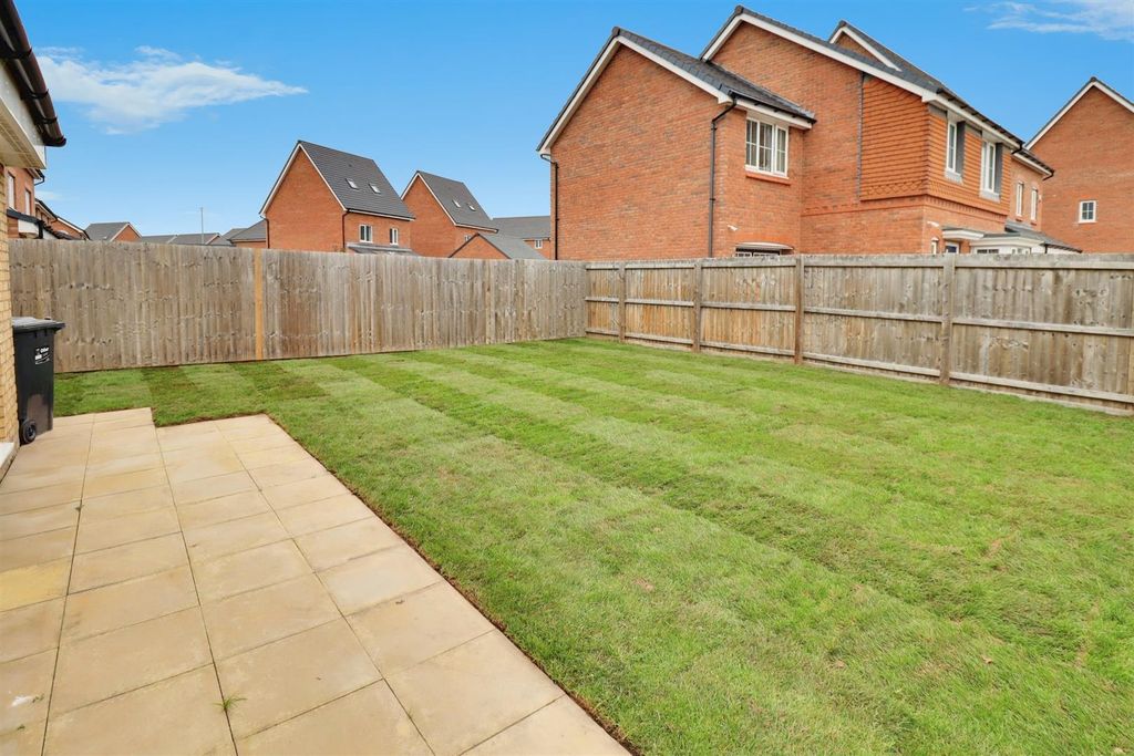 Property photo 3 of 18