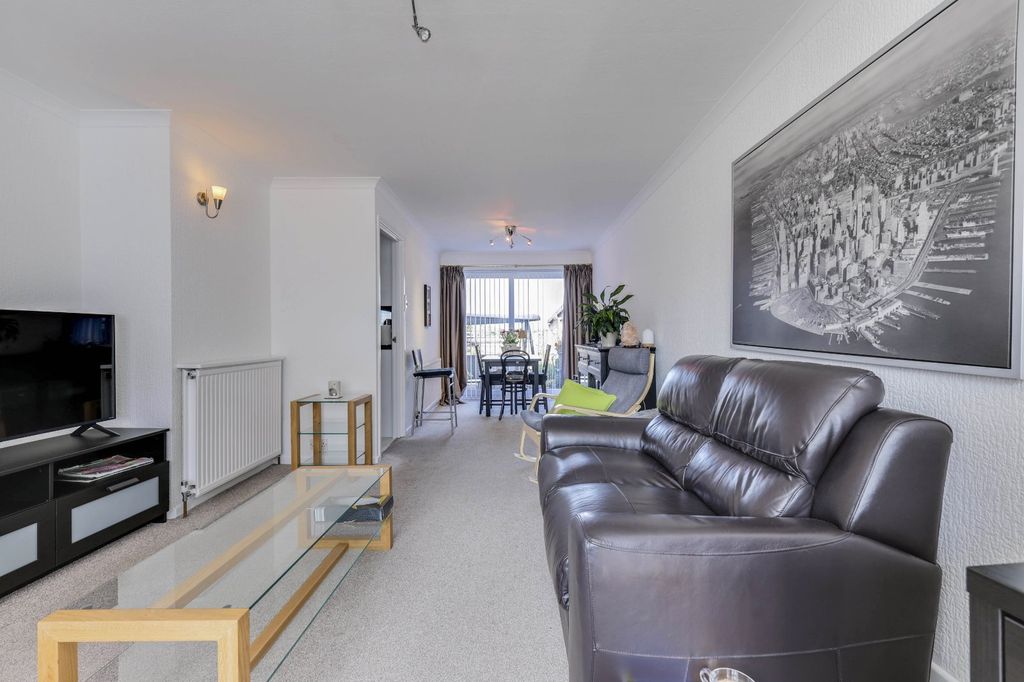 Property photo 2 of 19 Picture No. 08