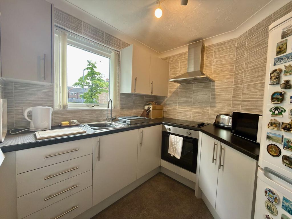 Property photo 3 of 5 Kitchen