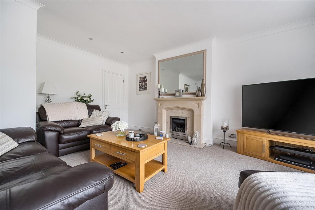 Property photo 2 of 26 1382759-19-6932Fb97ce75E.Jpg