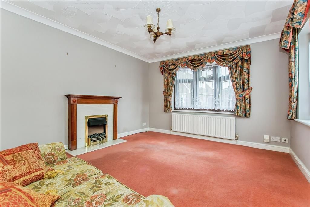 Property photo 3 of 10 Living Room