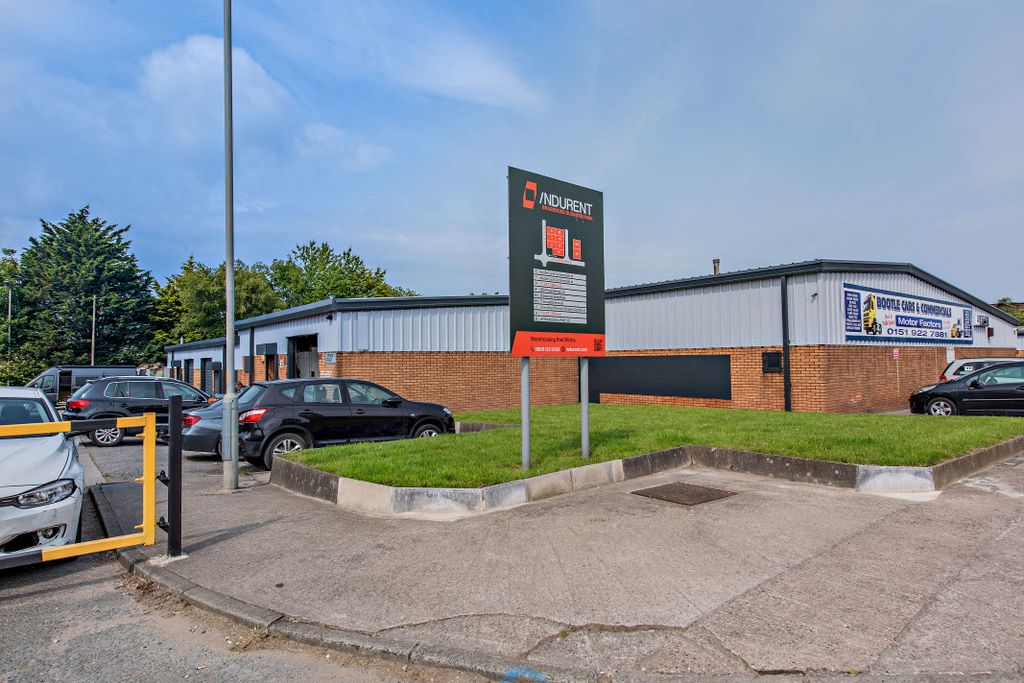 Property photo 3 of 7 8652022-Exterior06-800