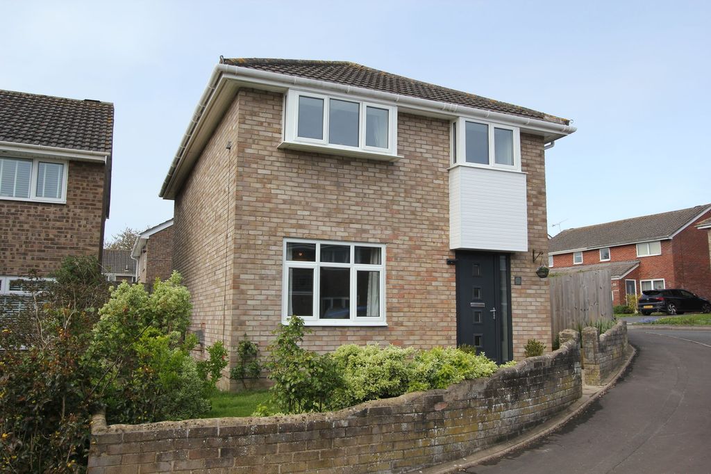 Property photo 1 of 31