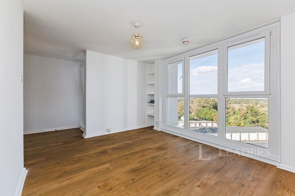 Property photo 2 of 16 Pbox-Img.Jpg