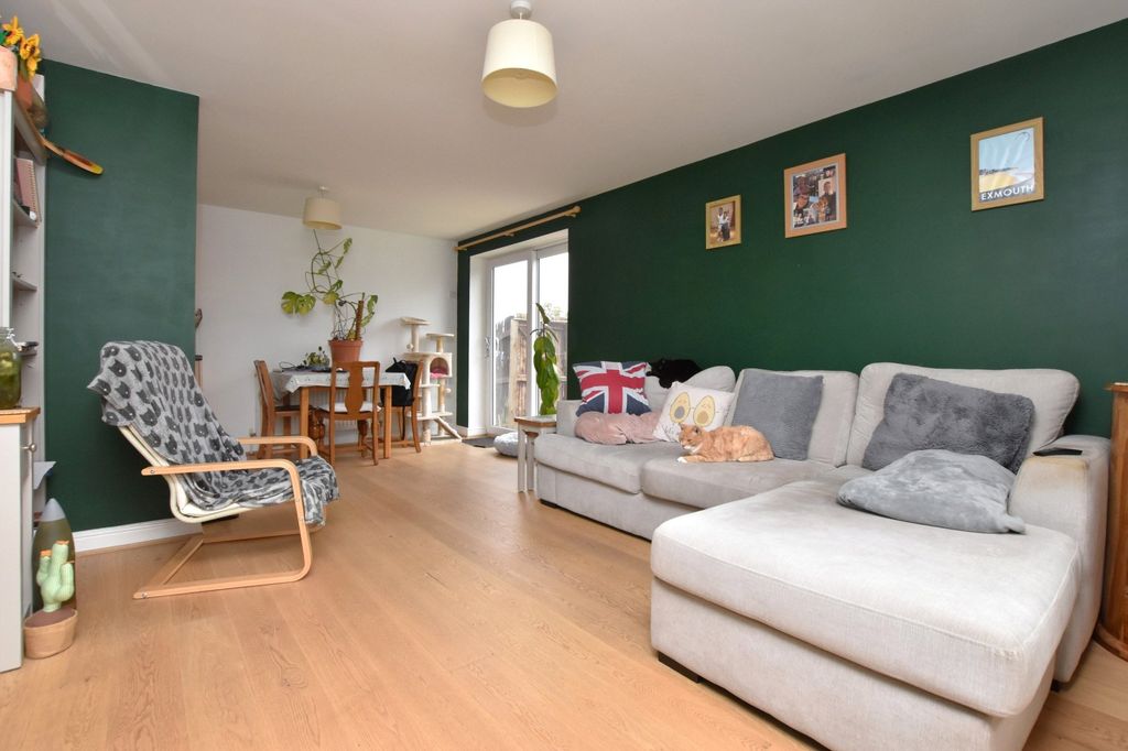 Property photo 2 of 12 Living Room