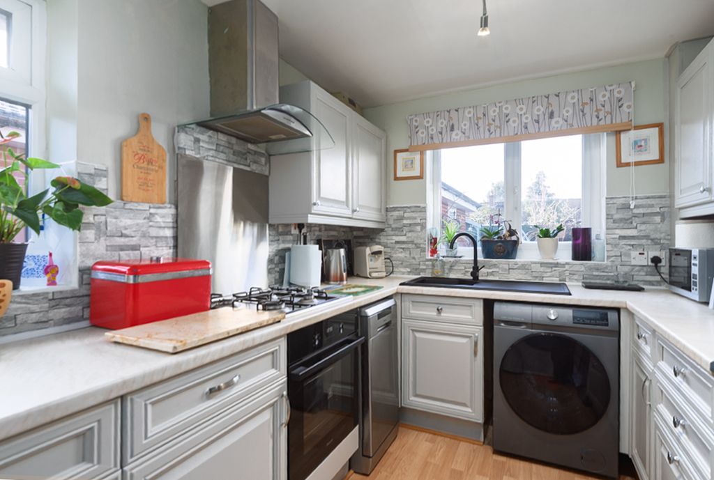 Property photo 3 of 15 B0031661