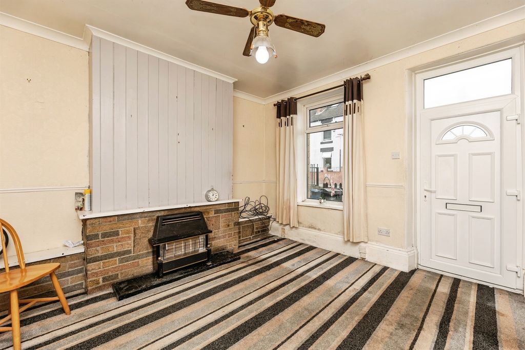 Property photo 2 of 10