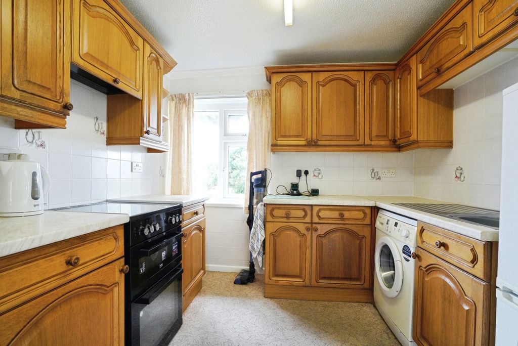 Property photo 2 of 20 Kitchen