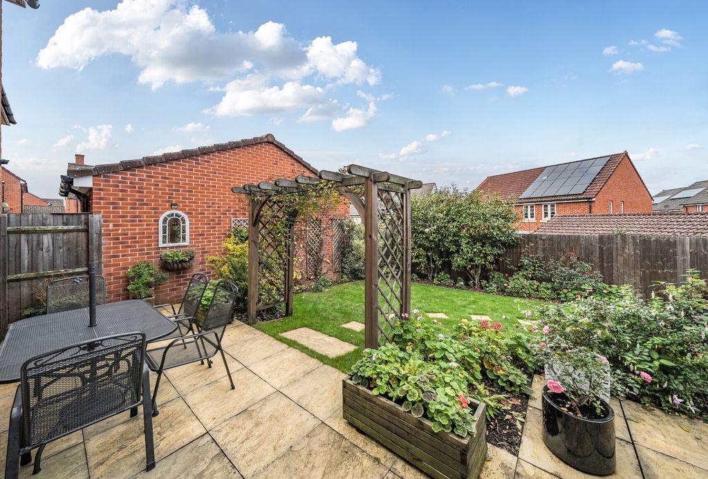 Property photo 3 of 18 1376784-23-690E3E...