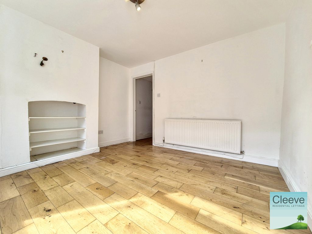 Property photo 2 of 9 1000097112