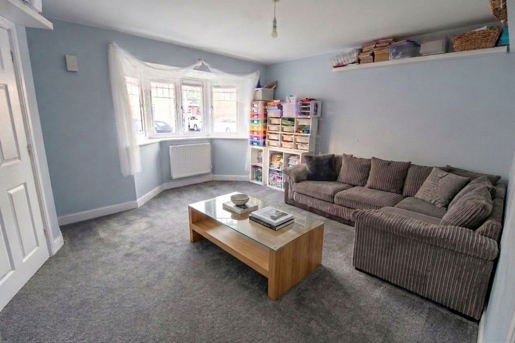 Property photo 3 of 18