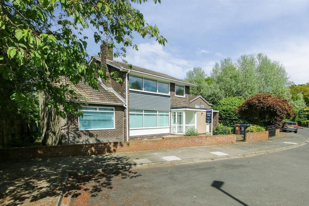 Property photo 1 of 22 Front Aspect