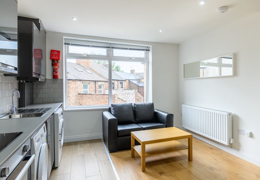 Property photo 3 of 8 20250718 Flat F Hutton Terrace-6