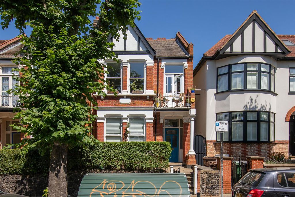 Property photo 1 of 41 Church Hill, E17