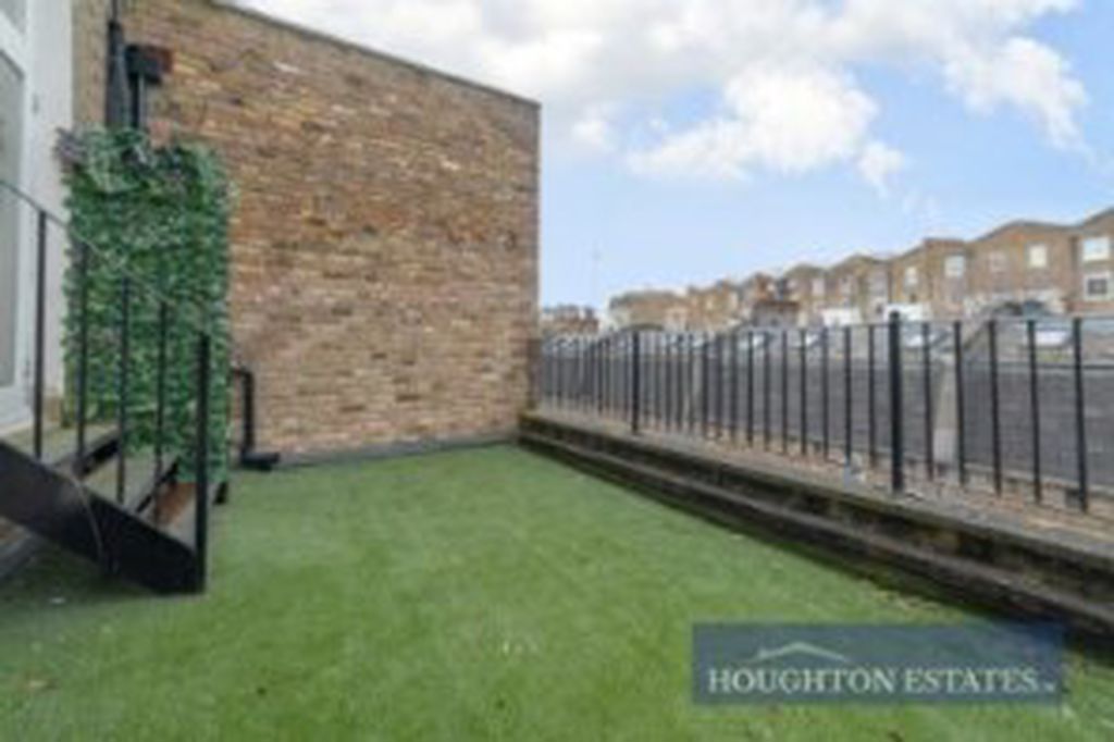 Property photo 2 of 12 Photo 2