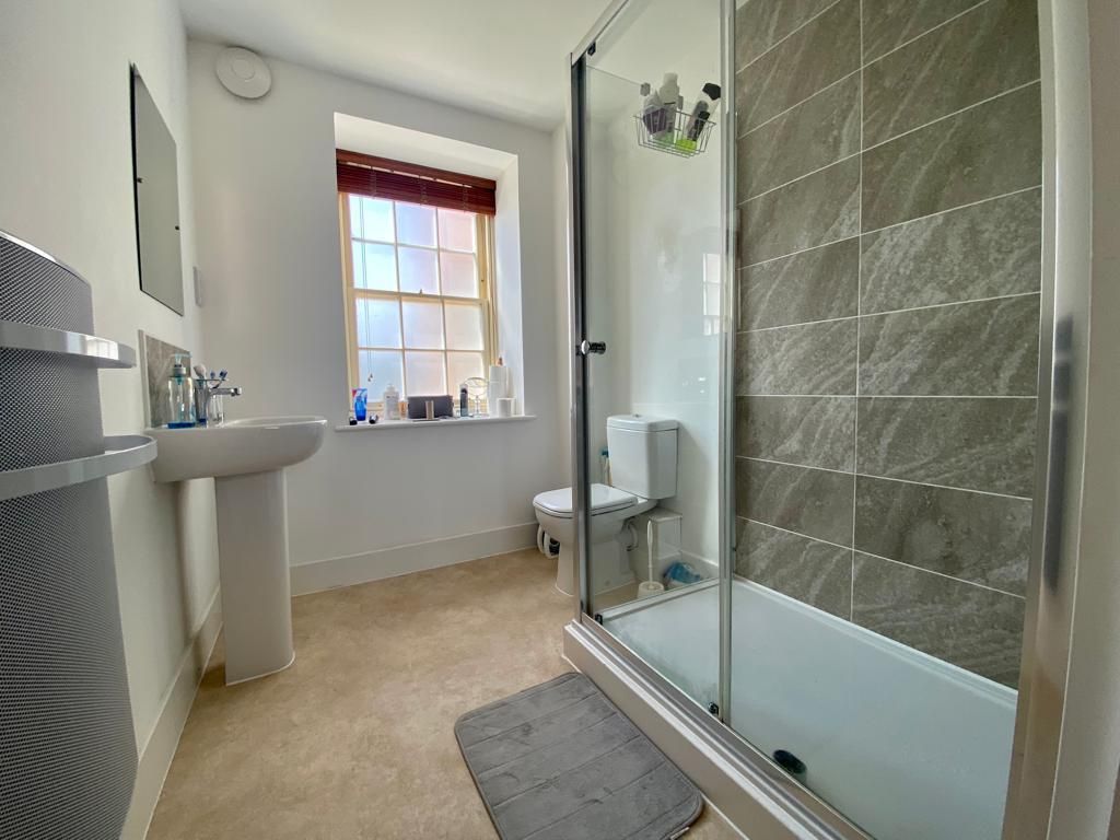 Property photo 3 of 6 Bathroom1.Jpeg