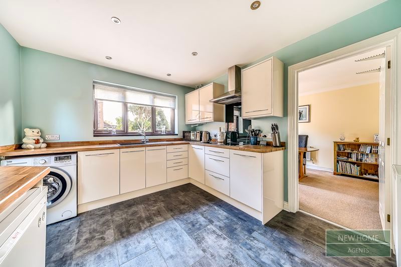 Property photo 3 of 21 Photo 16