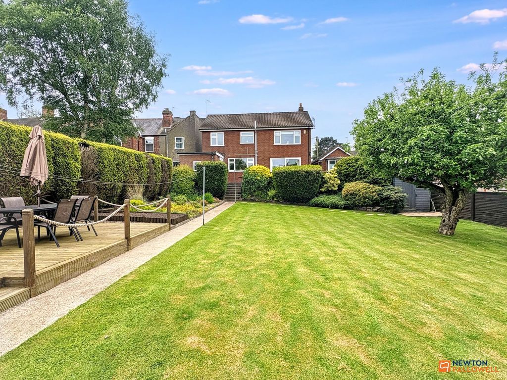Property photo 2 of 31