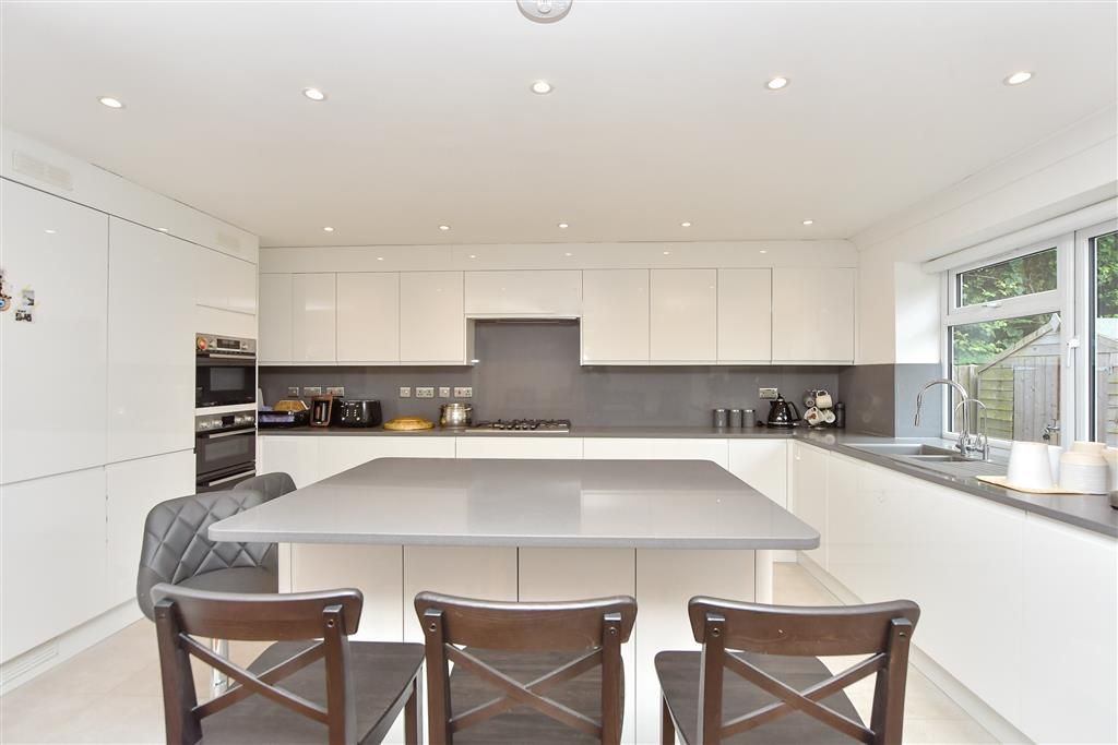 Property photo 1 of 17 Kitchen/Diner