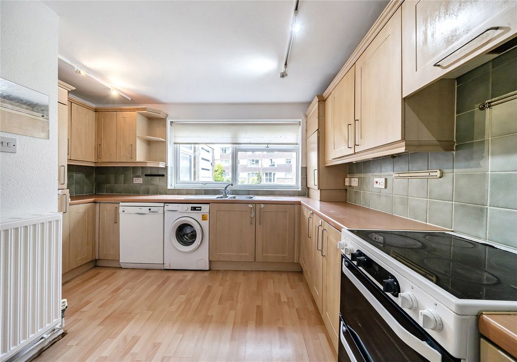 Property photo 2 of 13 Picture No. 35
