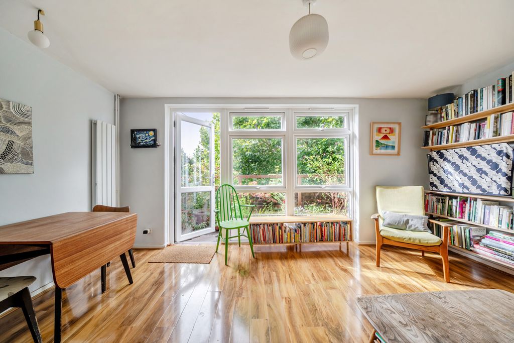 Property photo 1 of 18 1516904-5-6Aa3c21...