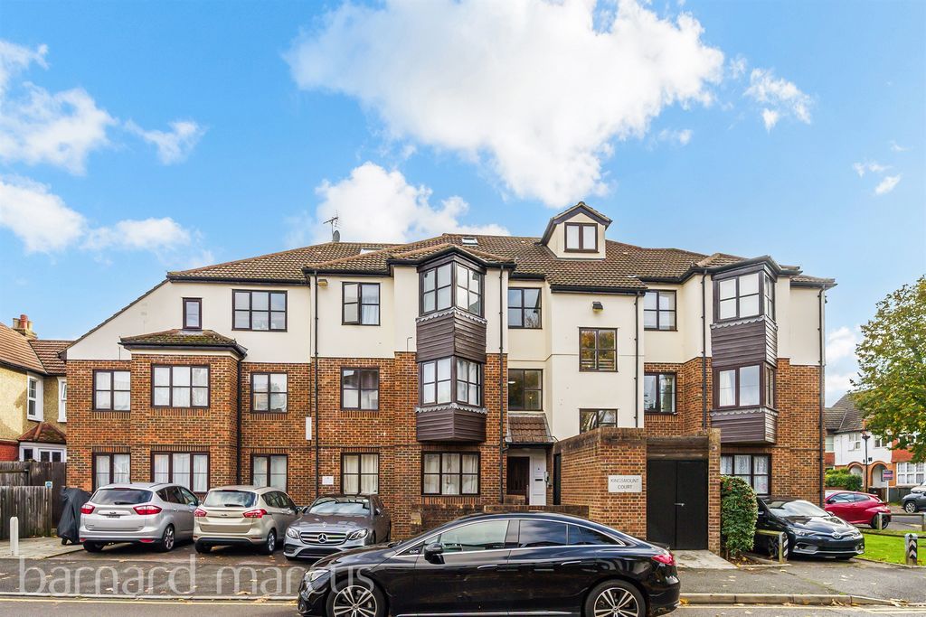 Property photo 1 of 8