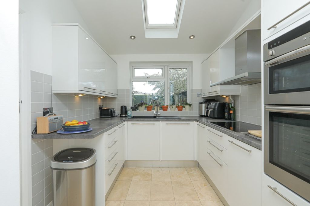 Property photo 2 of 15 Picture 2