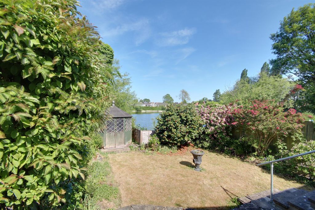 Property photo 2 of 17 Rear View