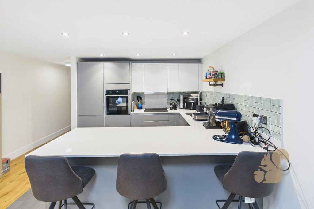 Property photo 3 of 16 Cam01814G0-Pr0062-Still017.Jpg