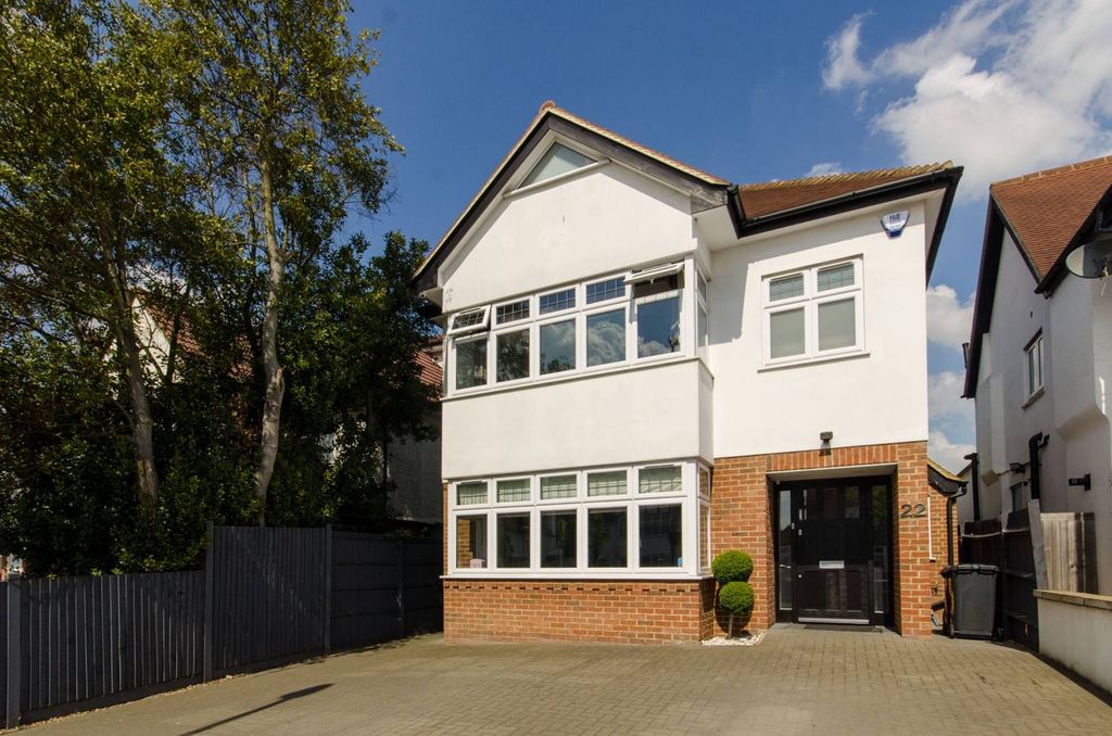 Property photo 1 of 17