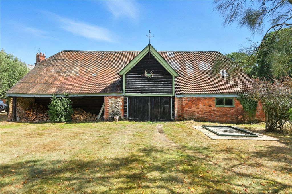 Property photo 2 of 16 St Helena House Barn