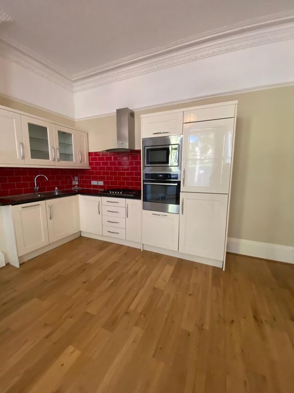 Property photo 3 of 6 Kitchen