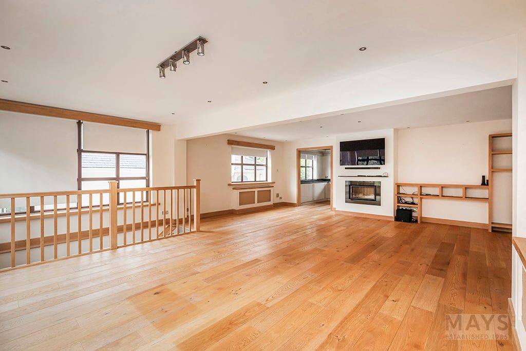 Property photo 3 of 34