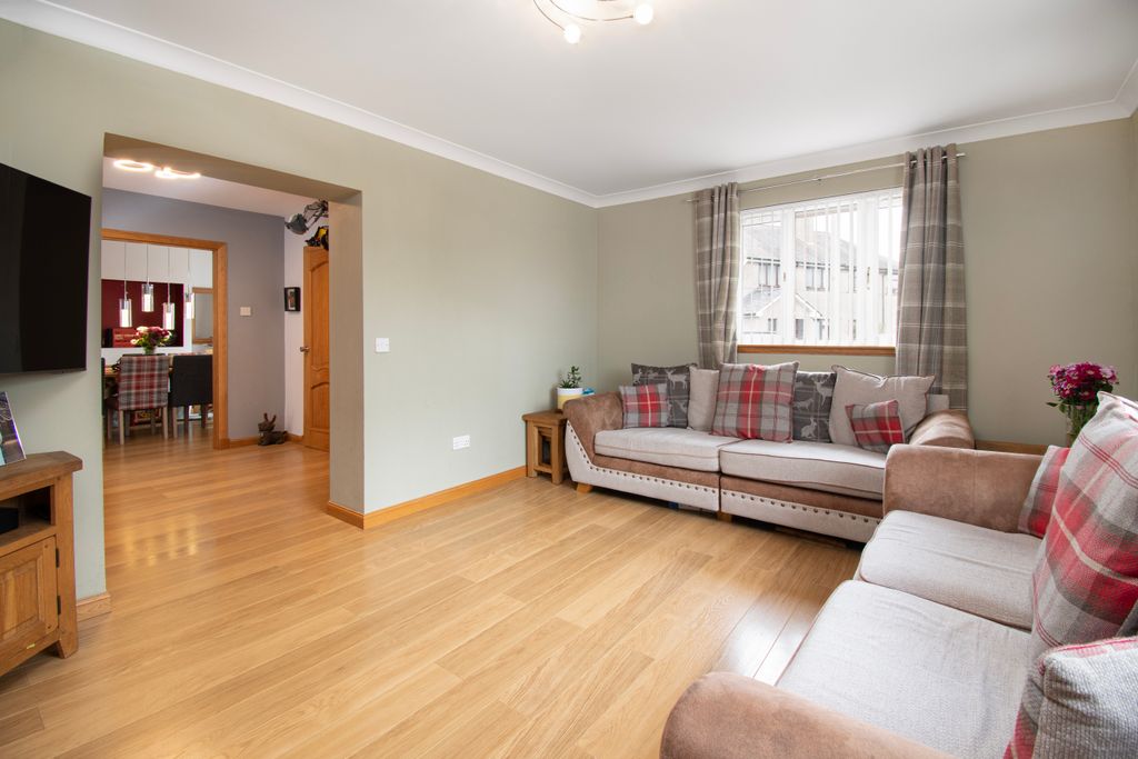 Property photo 3 of 33