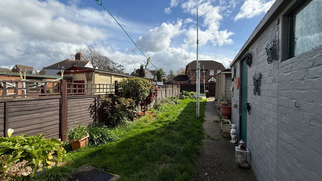 Property photo 3 of 10
